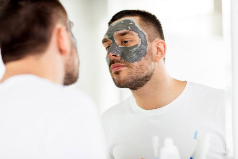 Hjemmelavede ansigtsmasker med få ingredienser - sådan gør du