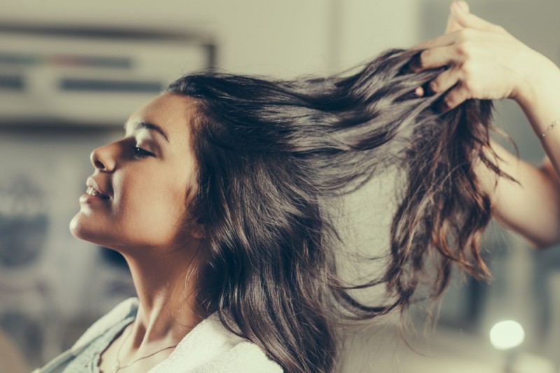 Hårstyling - plej dit hår med få midler
